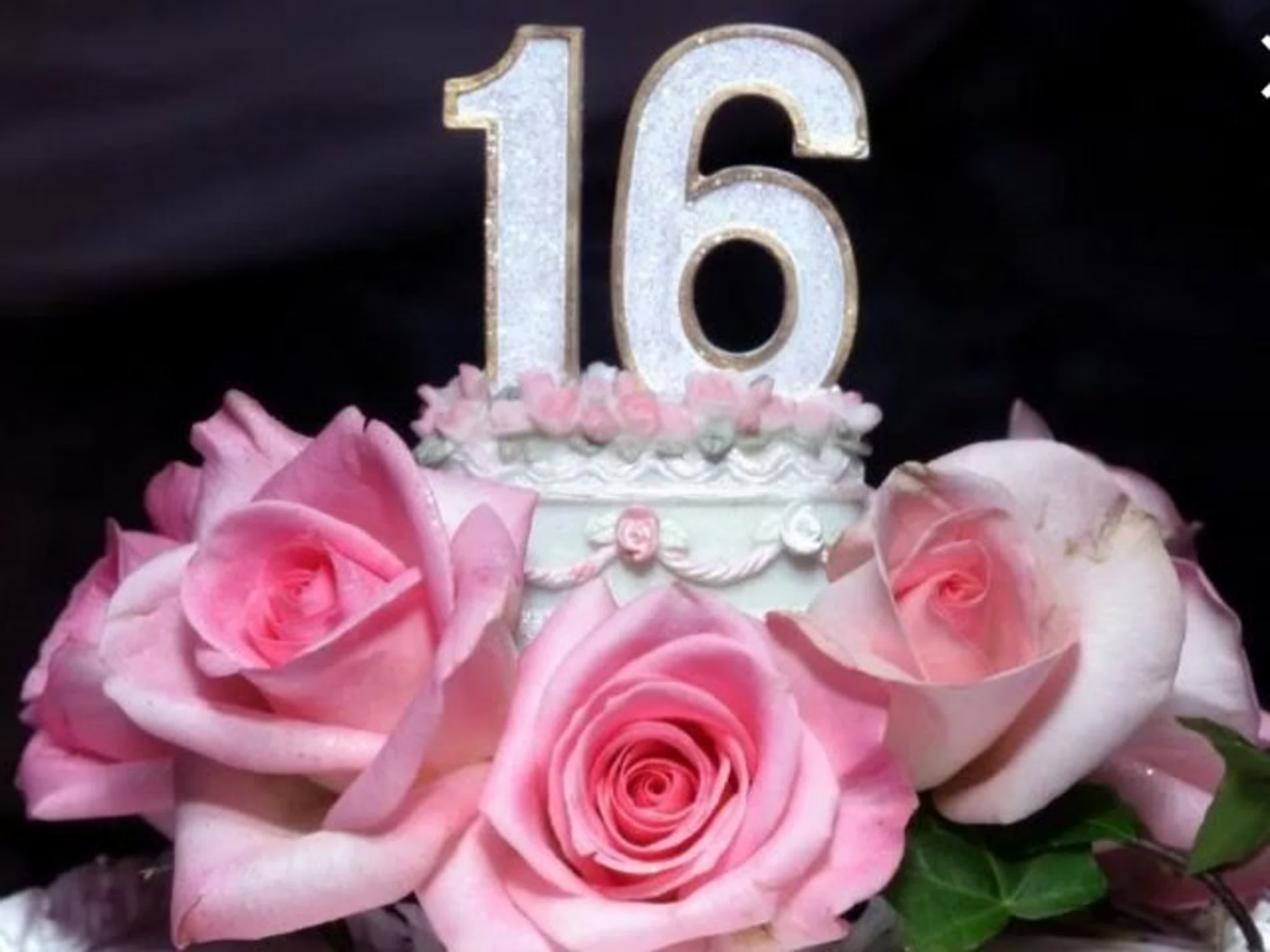 Поздравление с днем рождения подруге 16. С днём рождения 16 летием. Поздравления с днем рождения 16 лет. С днём рождения 16 лет девушке. С днём рождения дочери 16 лет.