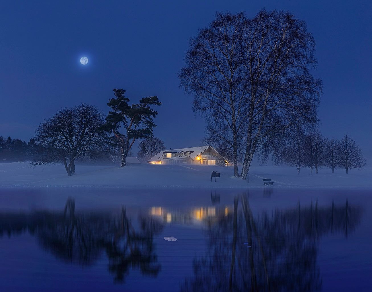 Вечер переходит в ночь. Зимняя ночь. Зимний ночной пейзаж. Зимний вечер. Зимний лунный пейзаж.