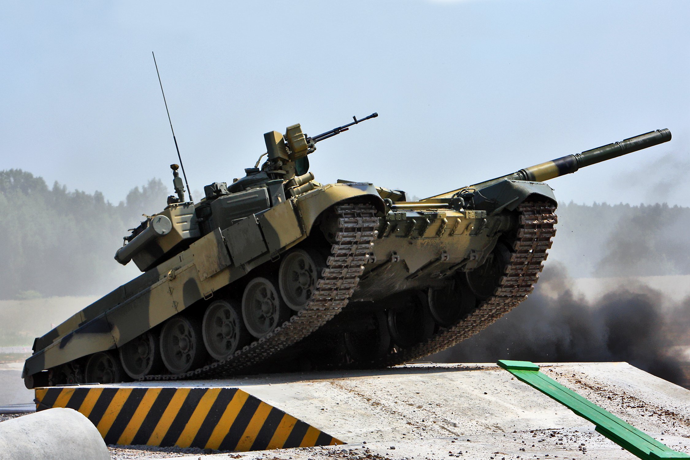 Танковая картинка. Т 90. T90 танк. Брэм т-90. Военный танк т 90.