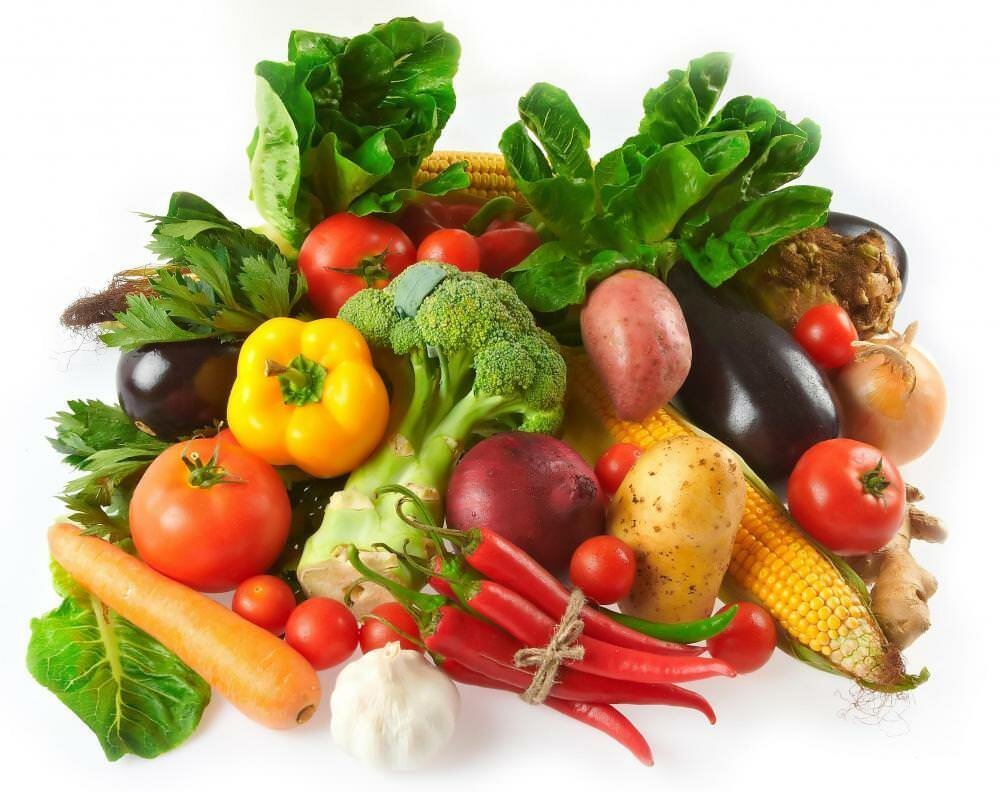 Only vegetable. Овощи. Овощи и фрукты. Ассортимент овощей. Овощи на белом фоне.