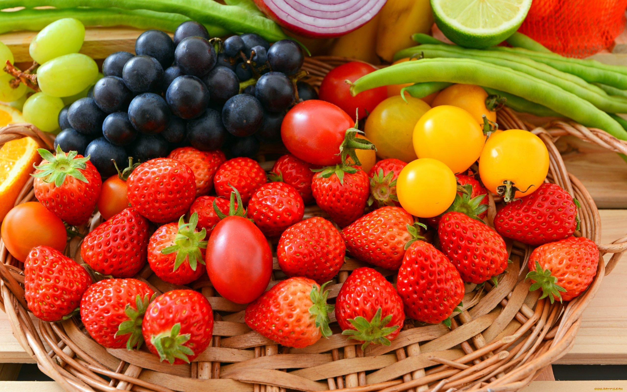 И овощ и ягода 4. Овощи и фрукты. Овощи, фрукты, ягоды. Фрукты и ягоды. Свежие овощи и фрукты.