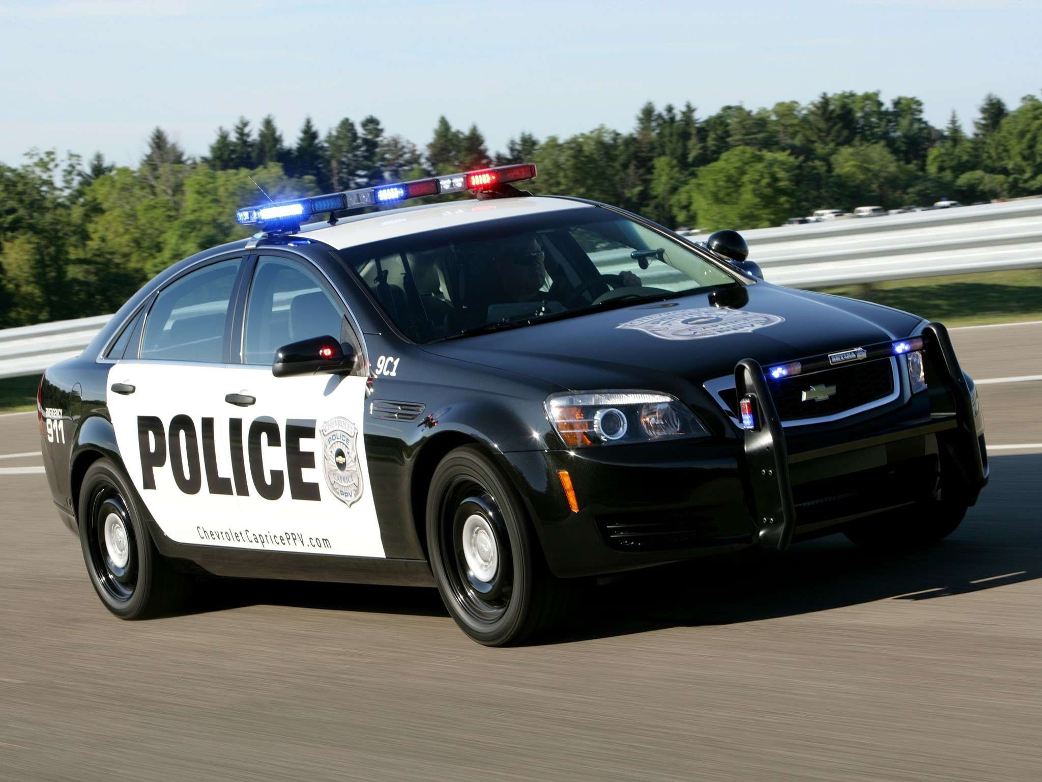 Сколько полицейских машин. Chevrolet Police Interceptor. Chevrolet Caprice 2006 Police. Chevrolet Caprice Police 2010. Chevrolet Tahoe Police Interceptor.