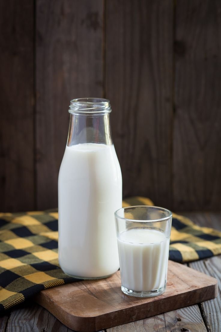 Молоко. Молоко домашнее. Молоко деревенское. Стакан молока. Невкусное молоко