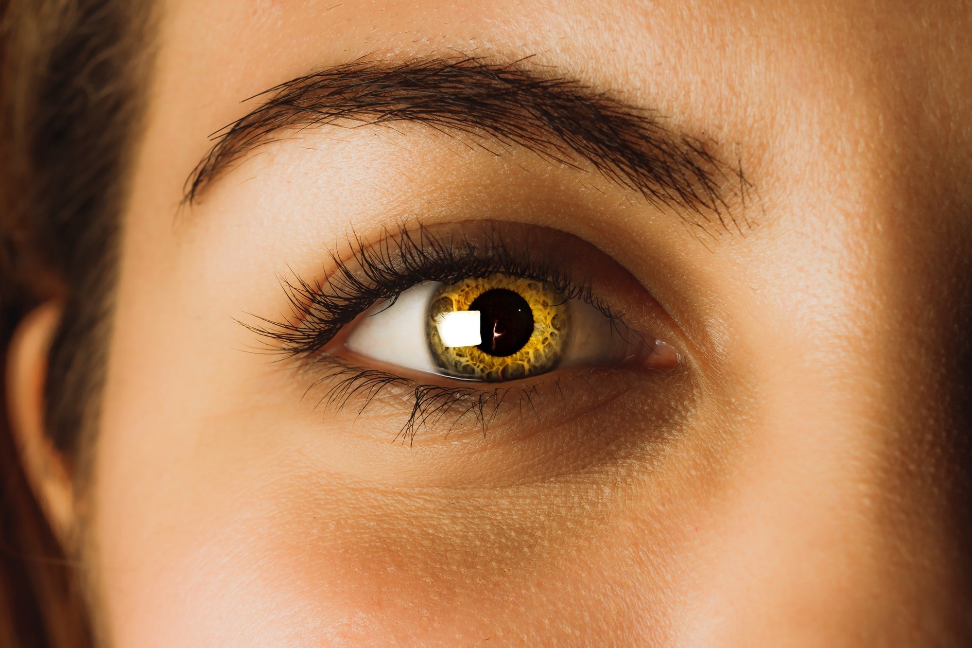 Вые глазах. Глаза. Янтарные глаза. Золотистый цвет глаз. Глаз человека.