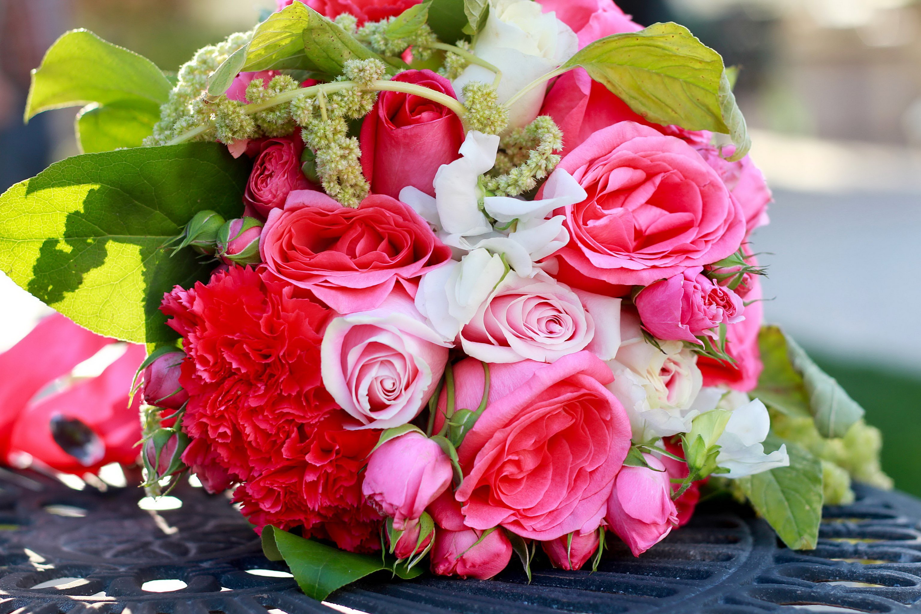 Замечательные розы. Красивый букет. Букет шикарный. Роскошный букет цветов. Шикарный букет роз.