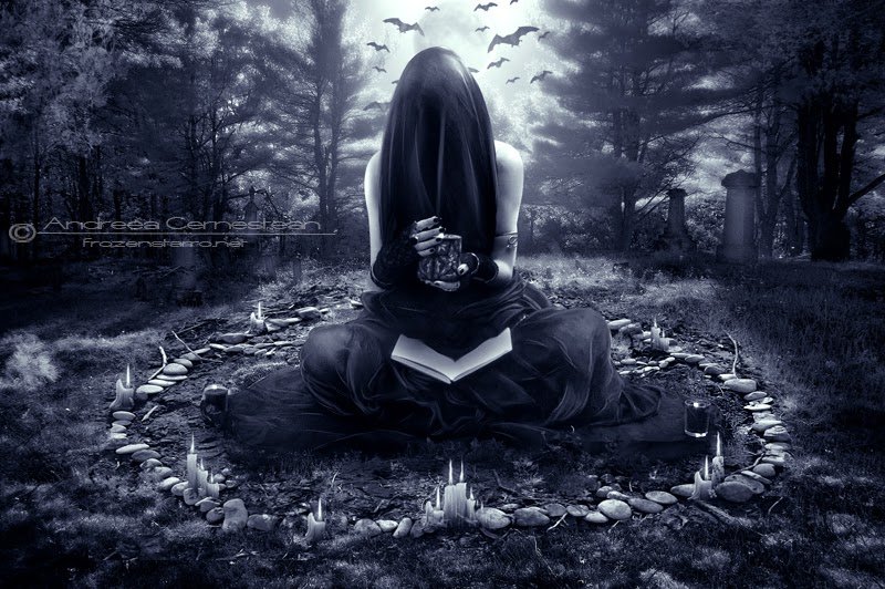 Магия готов. Магия на кладбище. Кладбище мистика. Мистика черная магия. Мистический ритуал.