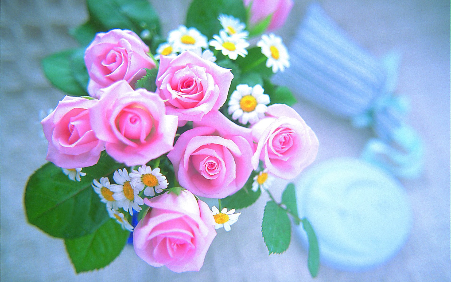 Видео маме цветы. Цветы для мамы. Поздравительные цветочки. Открытка цветы. Цветочки для открытки.