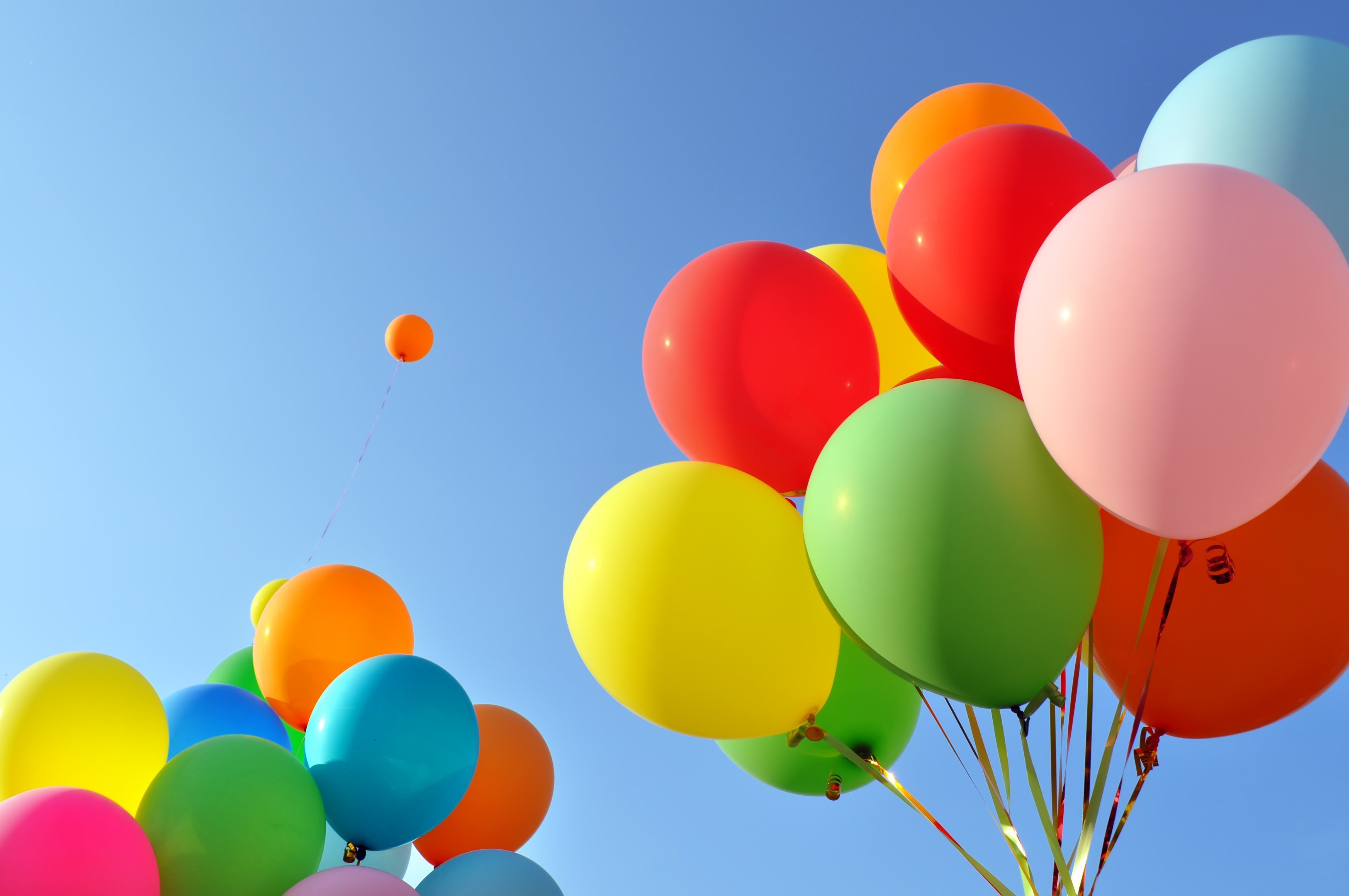 Празд. Воздушный шарик. Разноцветные шары. Праздник воздушных шаров. Праздничные шарики.
