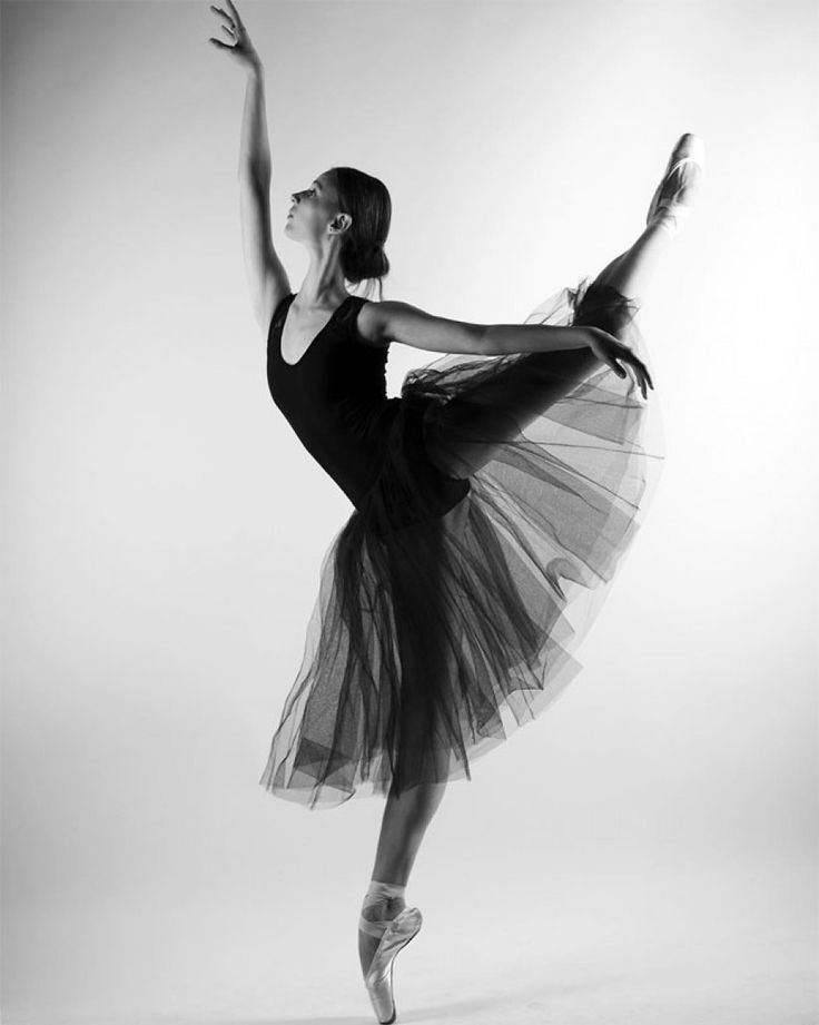 Картинки балерины. Камилла Верготис балерина. Ирина Захарова балерина. 19 Октября Всемирный день балета. Балерина.