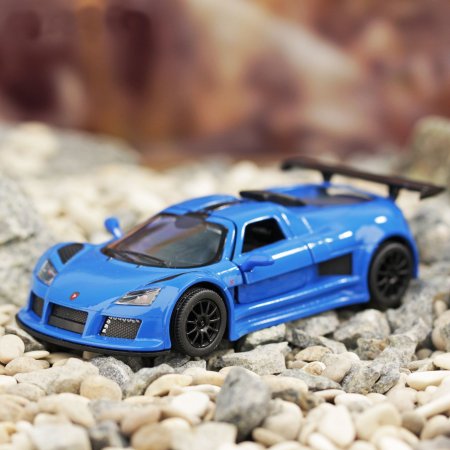 Машина Gumpert Apollo Sport