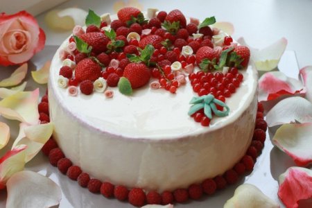 Праздничный торт