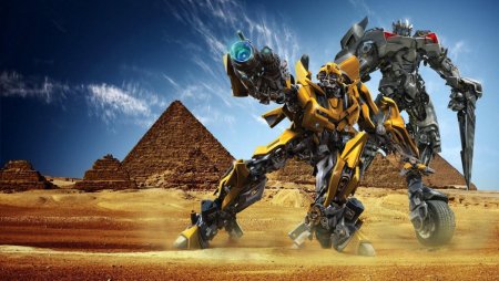 Бамблби и Оптимус Прайм в пустыне