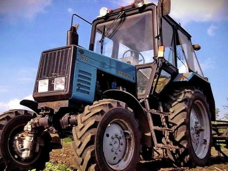 Техника трактор МТЗ 892