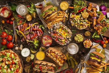 Вкусная еда на столе