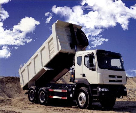 Грузовик самосвал