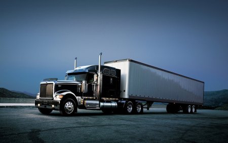 Грузовики Интернешнл 9900i