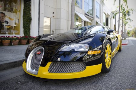 Суперкар Bugatti Veyron