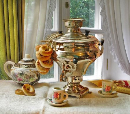 Чаепитие с самоваром и баранками