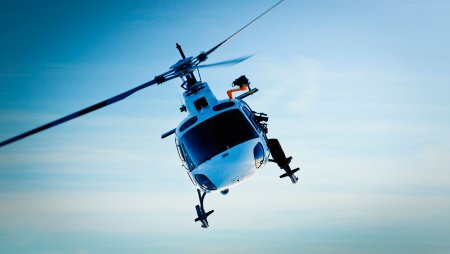 Вертолет в полете