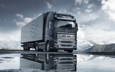 Volvo 750 три