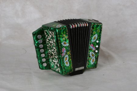 Марла-кармонь Марийская семиклавишная однорядная гармонь