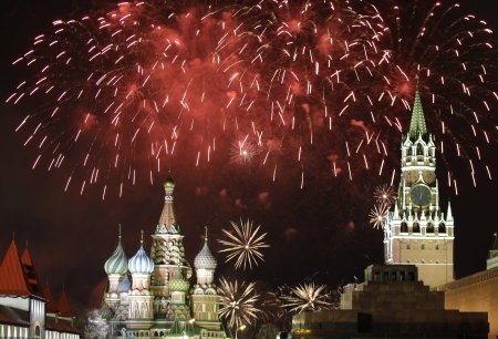 Москва Кремль салют