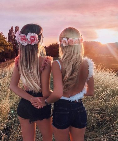 Две подружки