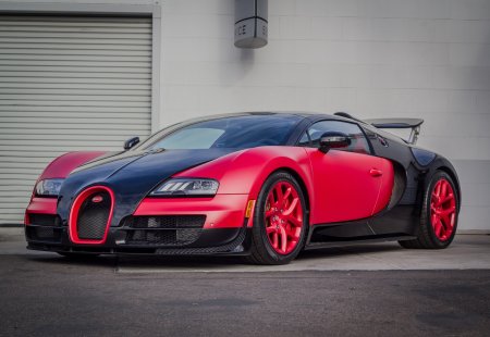 Bugatti Veyron super Sport красная