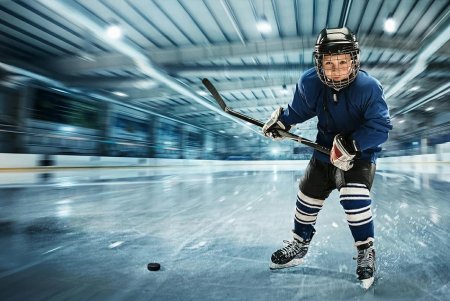 Мальчик хоккеист