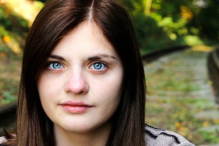 Лицо обычной девушки