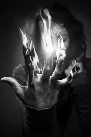 Огонь в руке Эстетика