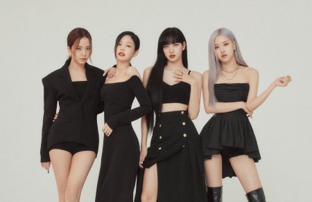 Группа BLACKPINK 2022