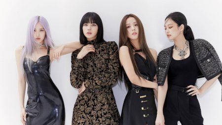 Группа BLACKPINK