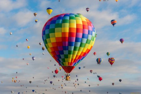 Воздушные шары в небе