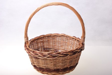 Корзина для ребенка плетеная