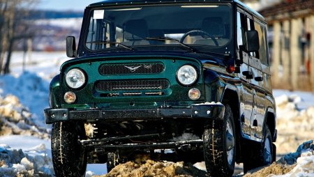 Машина УАЗ Хантер 469