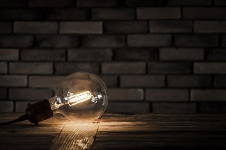 Электричество лампочка