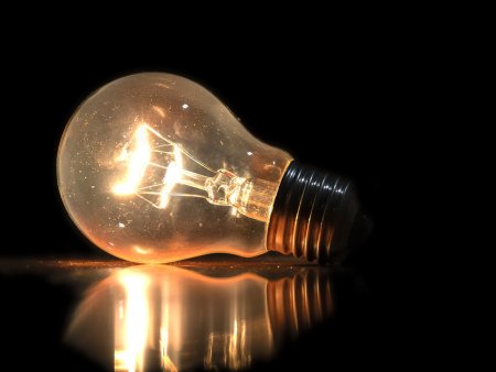 Томас Эдисон лампочка