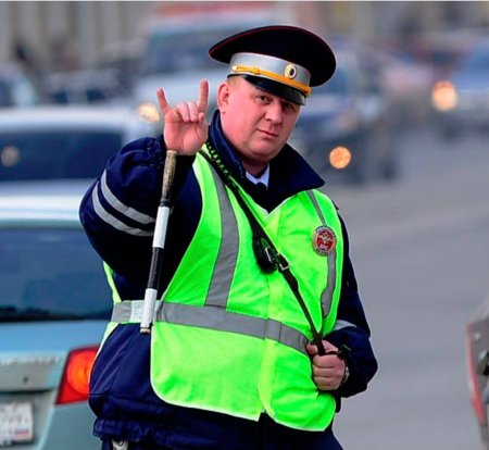 Сотрудник ДПС