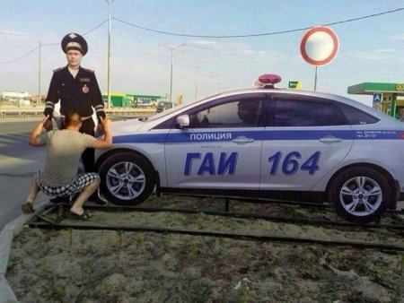 Смешная сотрудница ДПС