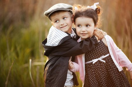 Дети мальчик и девочка
