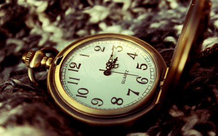 Красивые старинные часы