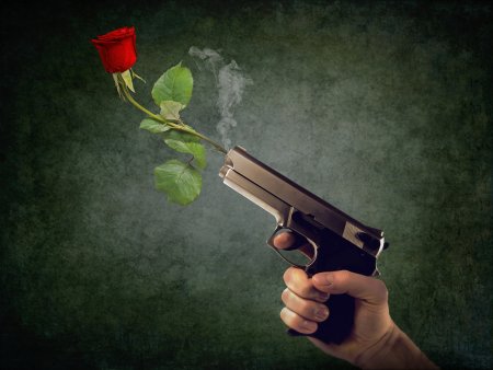 Цветы и револьвер