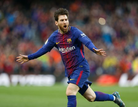 Мэйси футболист