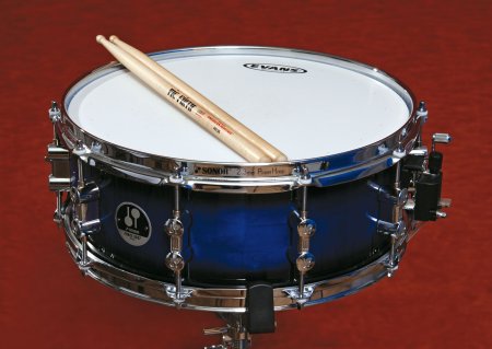 Snare барабан