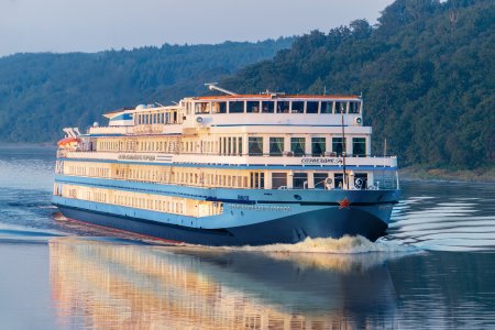 Теплоход огни большого города