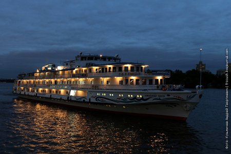 Теплоход баркоштан