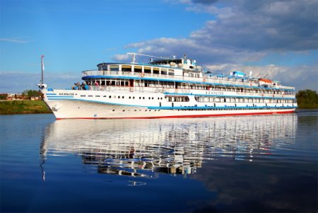 Круизный Речной теплоход "Крылов"