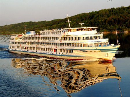 Теплоход Антон Чехов