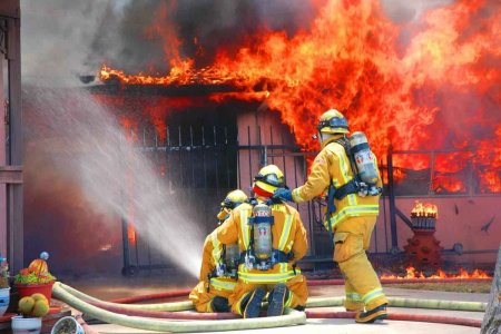 Профессия пожарный